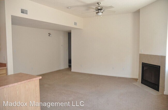 Building Photo - 4 br, 2 bath House - 10467 Calle Mirlo NW