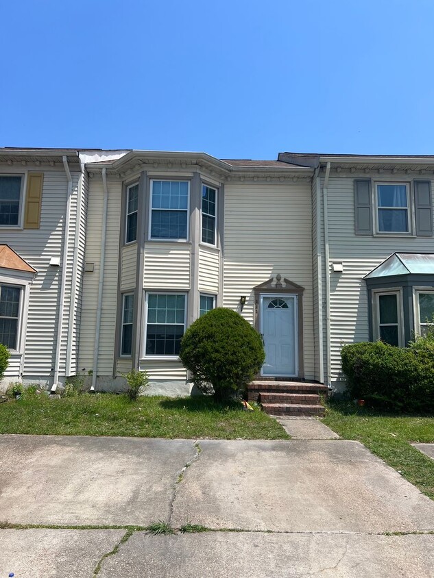 Primary Photo - Totally Rehab Townhome