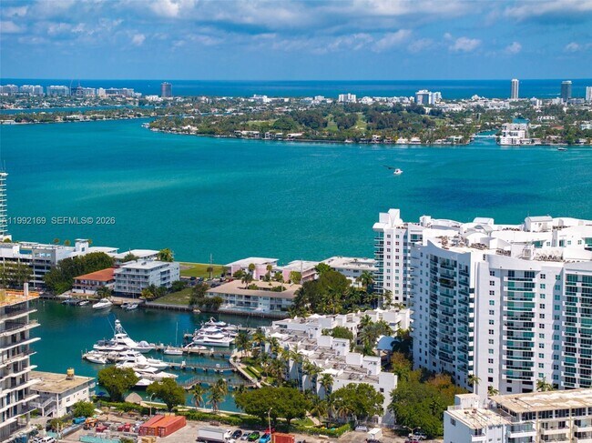 Foto del edificio - 7918 Harbor Island Dr