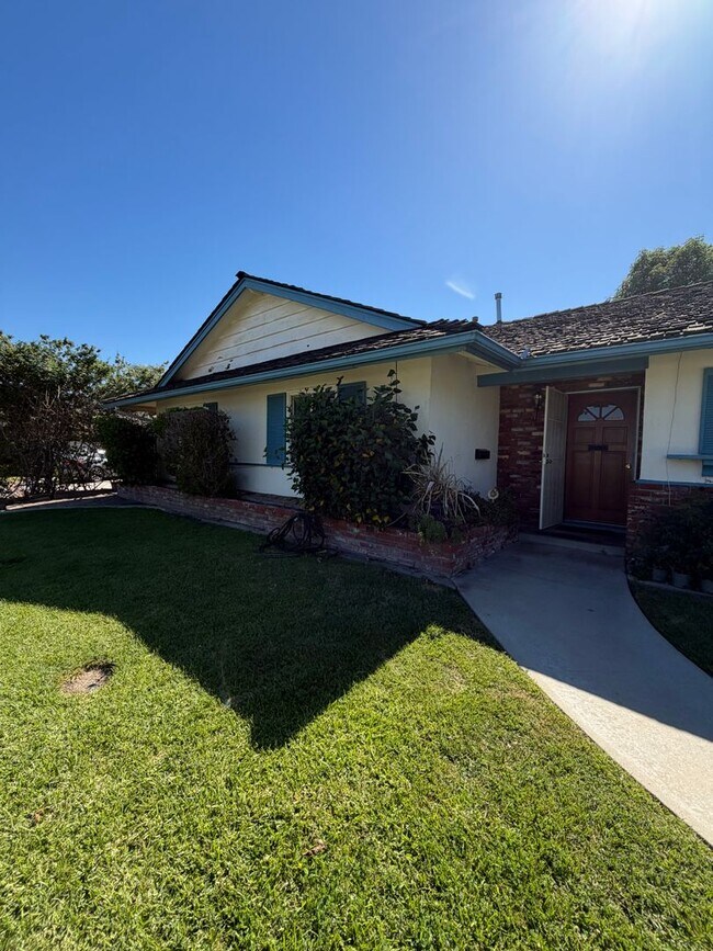 Foto del edificio - Spacious 4 Bedroom Home