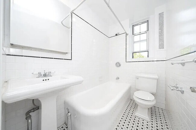 Foto del edificio - 117 W 13th St