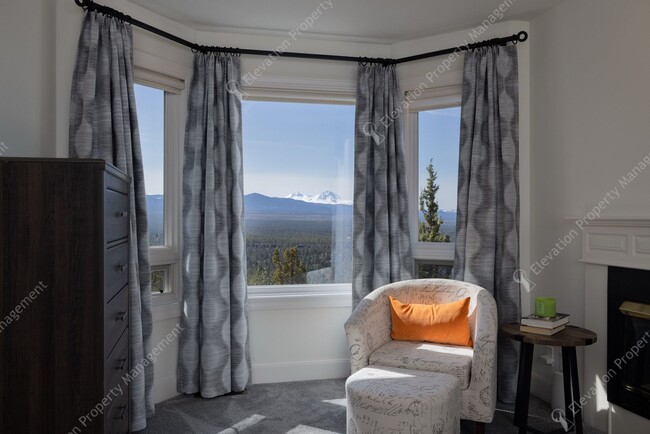 Building Photo - Luxury Living with Unmatched Cascade Views...
