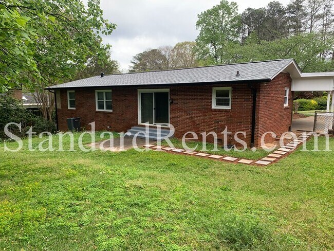 Foto del edificio - 3668 Admiral Dr