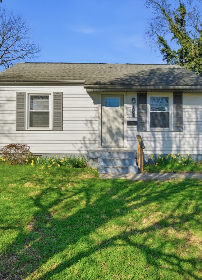 Photo - 1008 S 45th St House