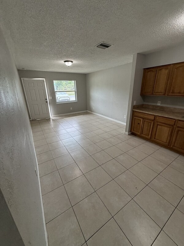 Foto del edificio - 9808 N 12th St