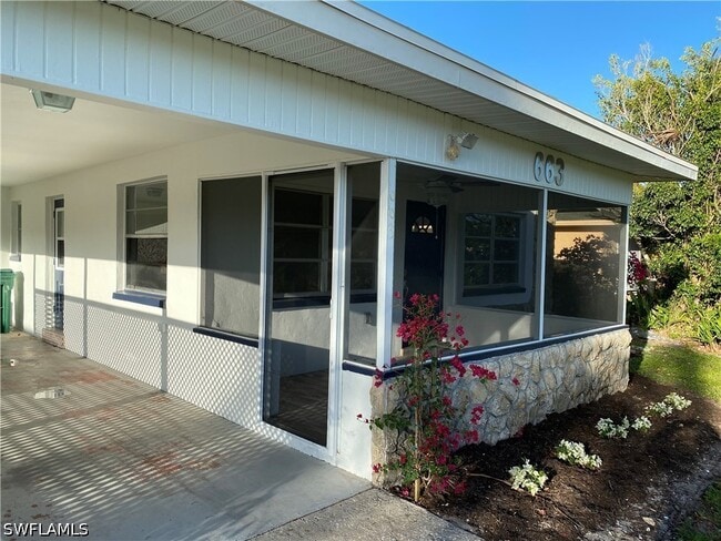 Foto del edificio - 663 100th Ave N