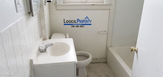 Foto del edificio - 3 br, 1 bath  - 4058 Clements St Uppr