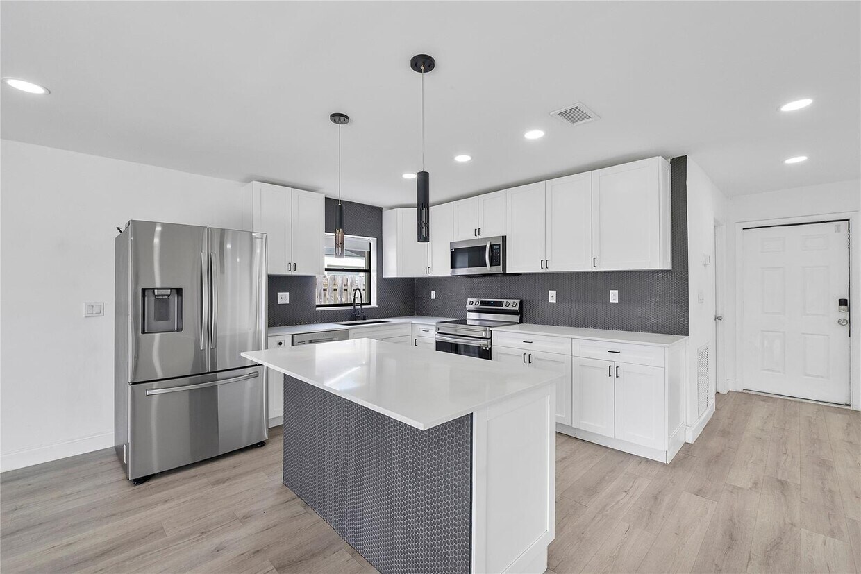 Photo - 2416 NW 98th Ln CORAL SPRINGS, FL 33065