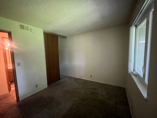 Foto del edificio - 2 Bedroom and 2 Bathroom South Reno