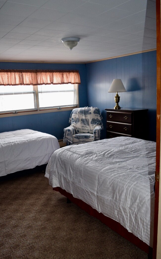 Middle Bdrm - 235 Bates St