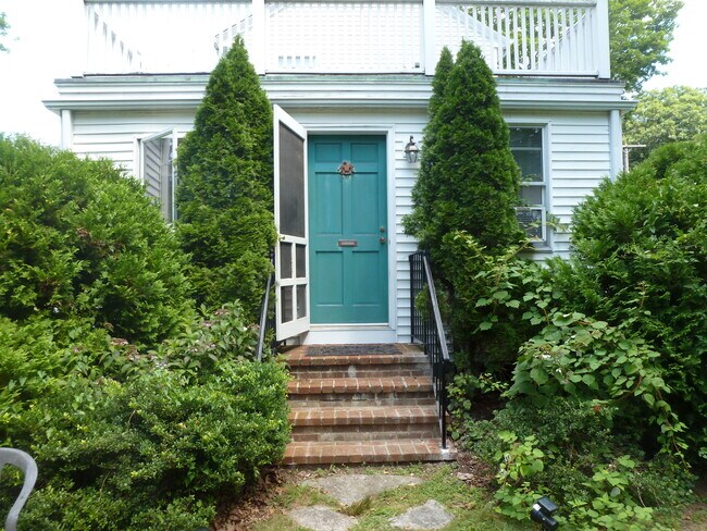 Foto del edificio - 170 Narragansett Ave