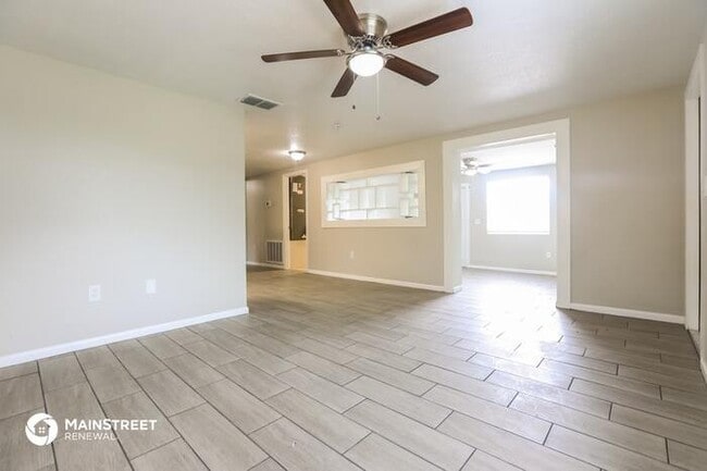 Building Photo - 4825 Camphor Ave, Sarasota, FL 34231