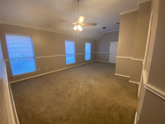 Building Photo - 10612 Stoneside Trl