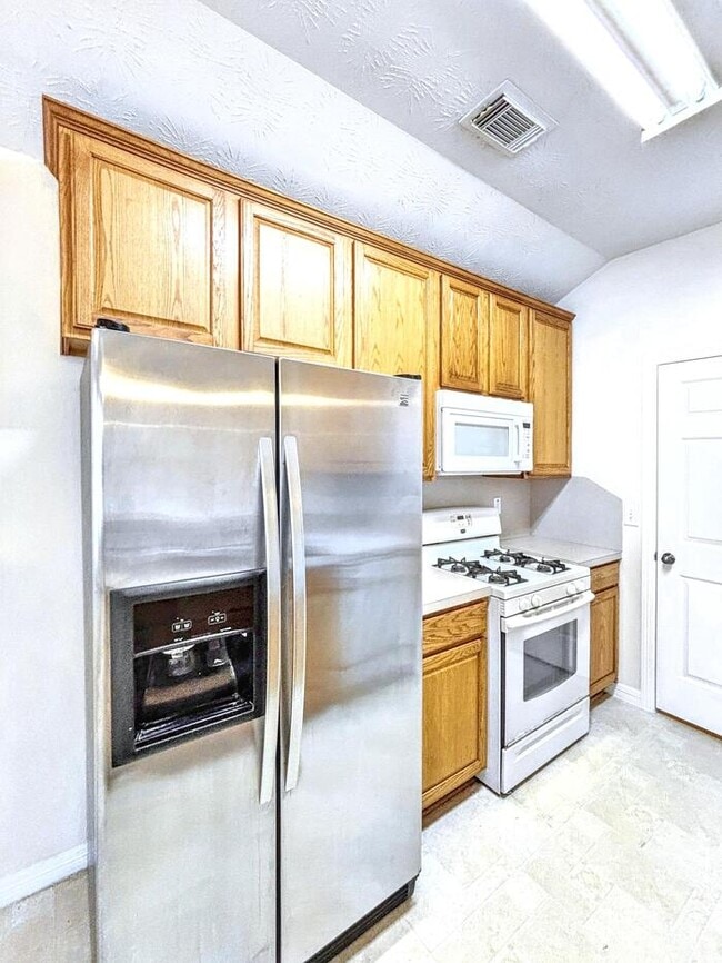 Building Photo - 4710 Kiowa Cir