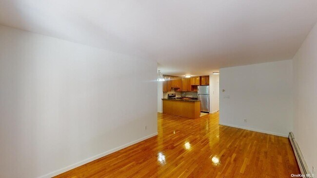 Building Photo - 76-26 Grand Central Pkwy