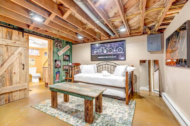 Building Photo - 5508 Balsam St