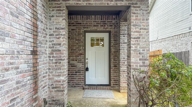 Building Photo - 9922 Ironhorse Dr