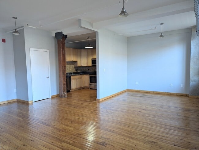 Building Photo - 325 Lafayette St