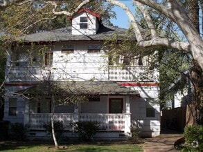 Building Photo - 419 University Ave