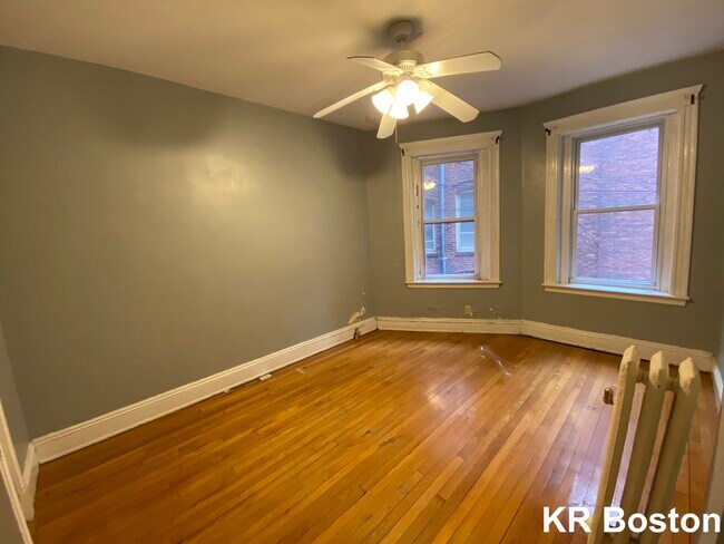 Building Photo - 1269 Beacon St