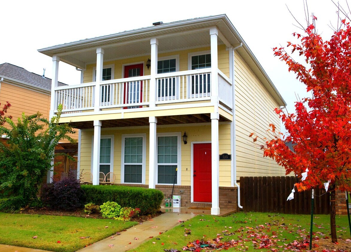 Foto principal - **MOVE-IN THIS MONTH RECEIVE HALF A MONTH OF FREE RENT* Available Now! 4-Bedroom, 3.5-Bathroom Ho...