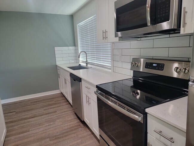 Building Photo - 7809 Timber Hill Dr