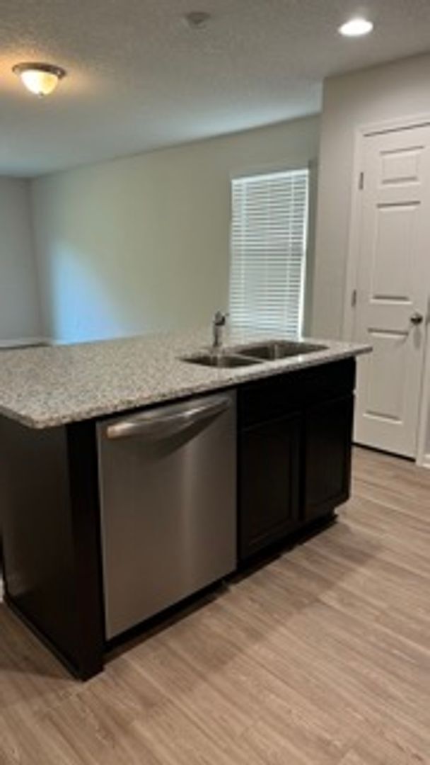Foto del edificio - Beautiful new townhome.