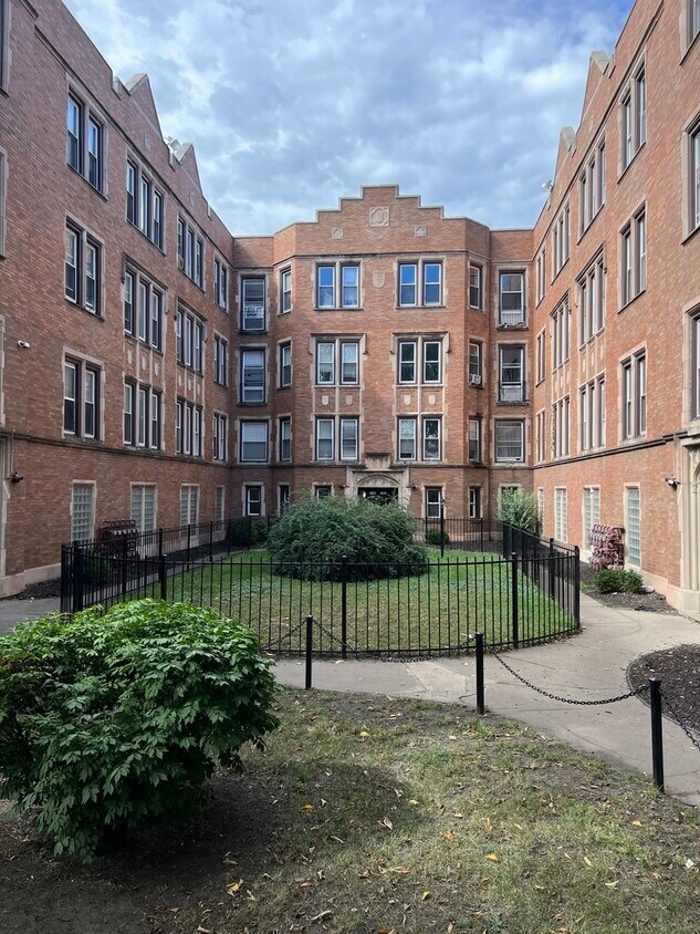 Primary Photo - 7040 S Chappel Ave
