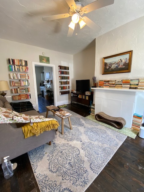 Large living room - 5323 Holmes St