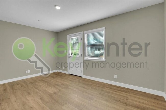 Building Photo - 3037 San Diego Way