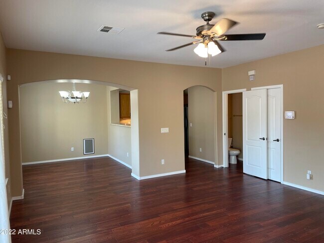Building Photo - 6631 W Desert Hills Dr