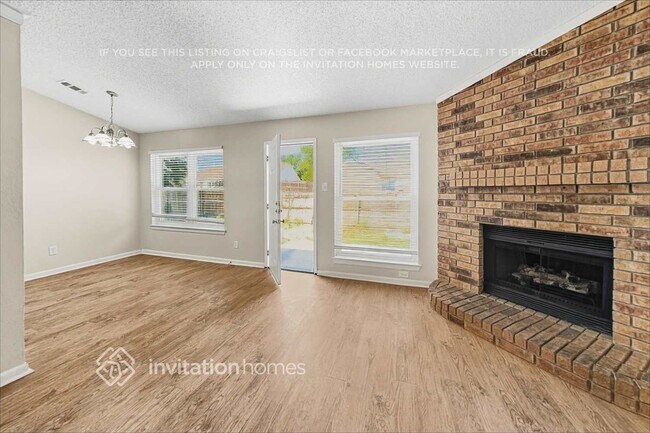 Foto del edificio - 5345 Colonial Dr
