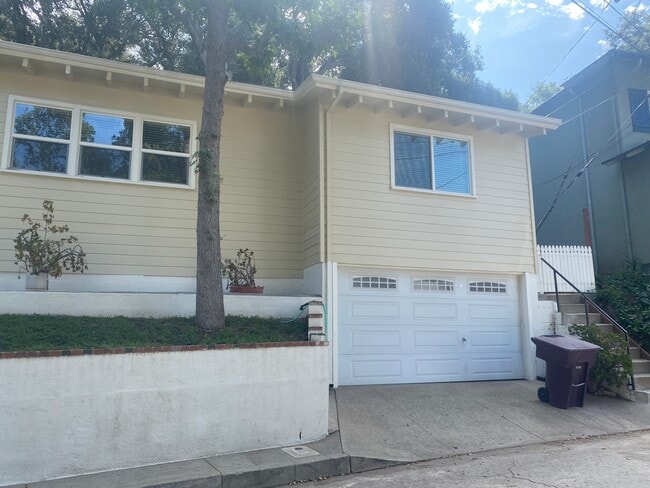 Building Photo - 2804 Mira Vista Dr