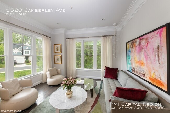 Foto del edificio - New Custom Built Home on Corner Lot