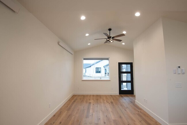 Foto del edificio - 1407 Windsor Dr
