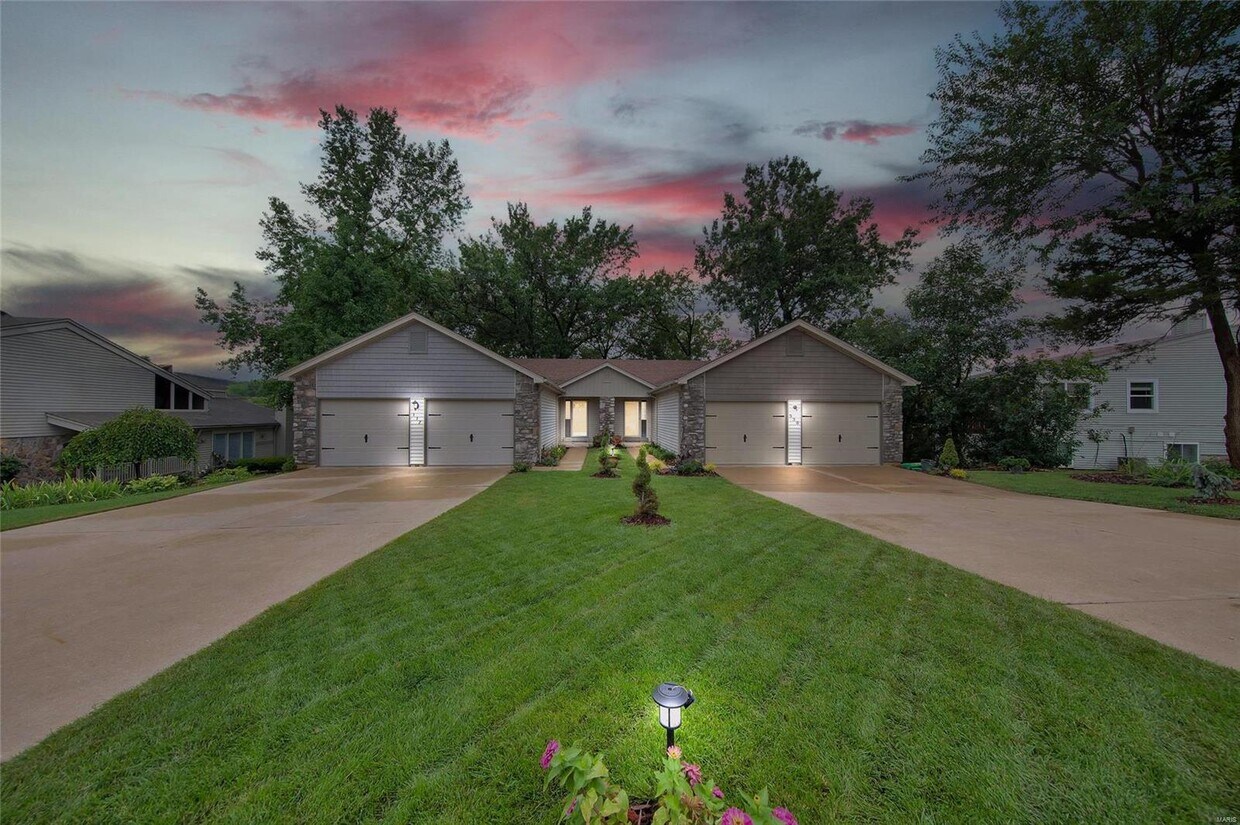 Primary Photo - 330 Villa Dr