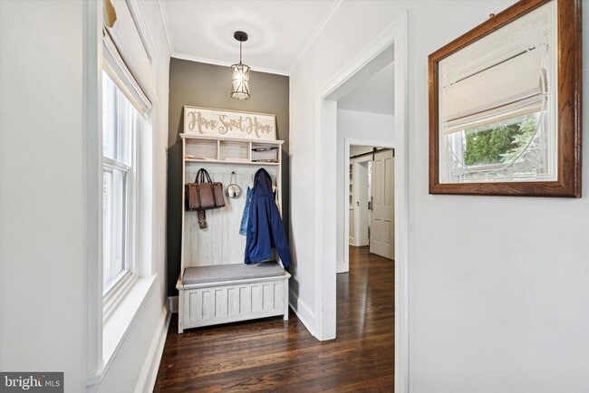 Building Photo - 138 Hall St