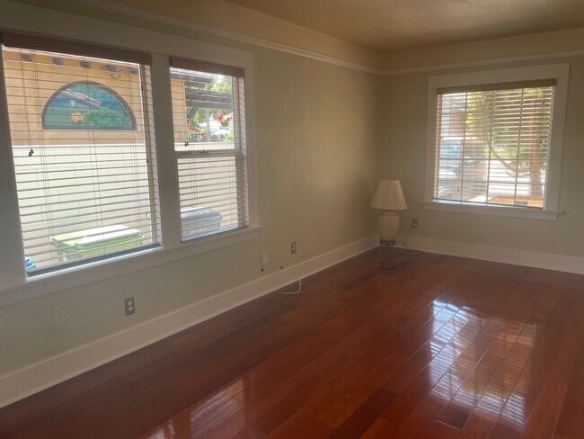 Foto del edificio - Bright  3bed/2bath single family home with...