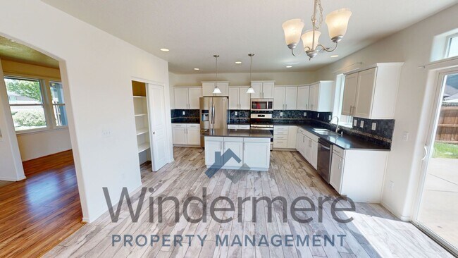 Foto del edificio - 229 Kokanee Ln