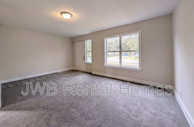 Foto del edificio - 3803 N Davis St