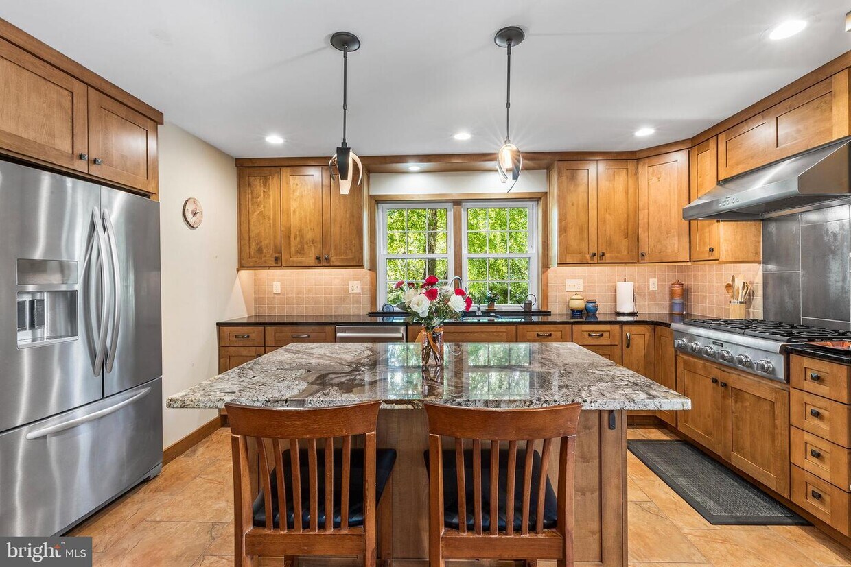 Foto principal - 608 Baron Dekalb Rd