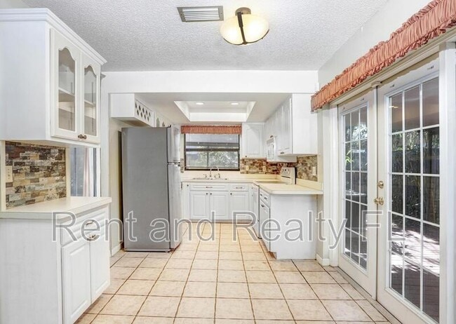 Foto del edificio - 4504 Stonehenge Rd