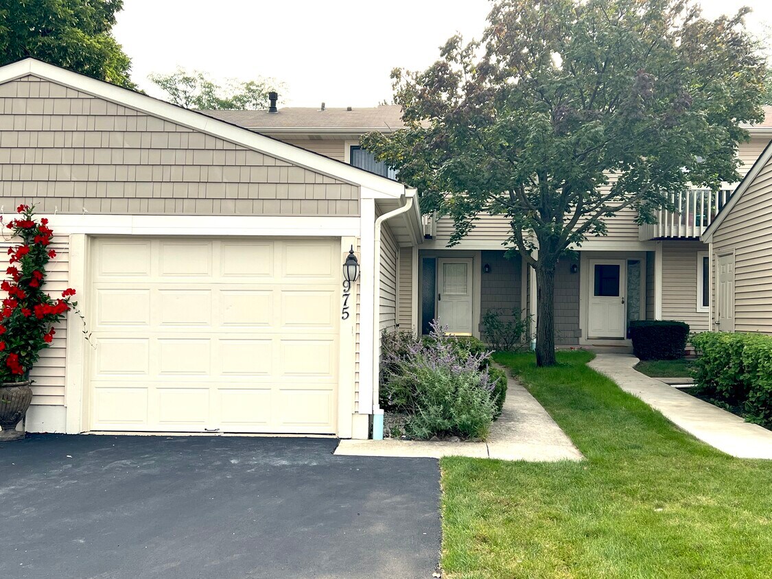 Primary Photo - 975 Vernon Ct