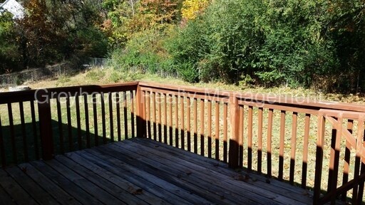 Building Photo - 6439 Lake Meadows Dr