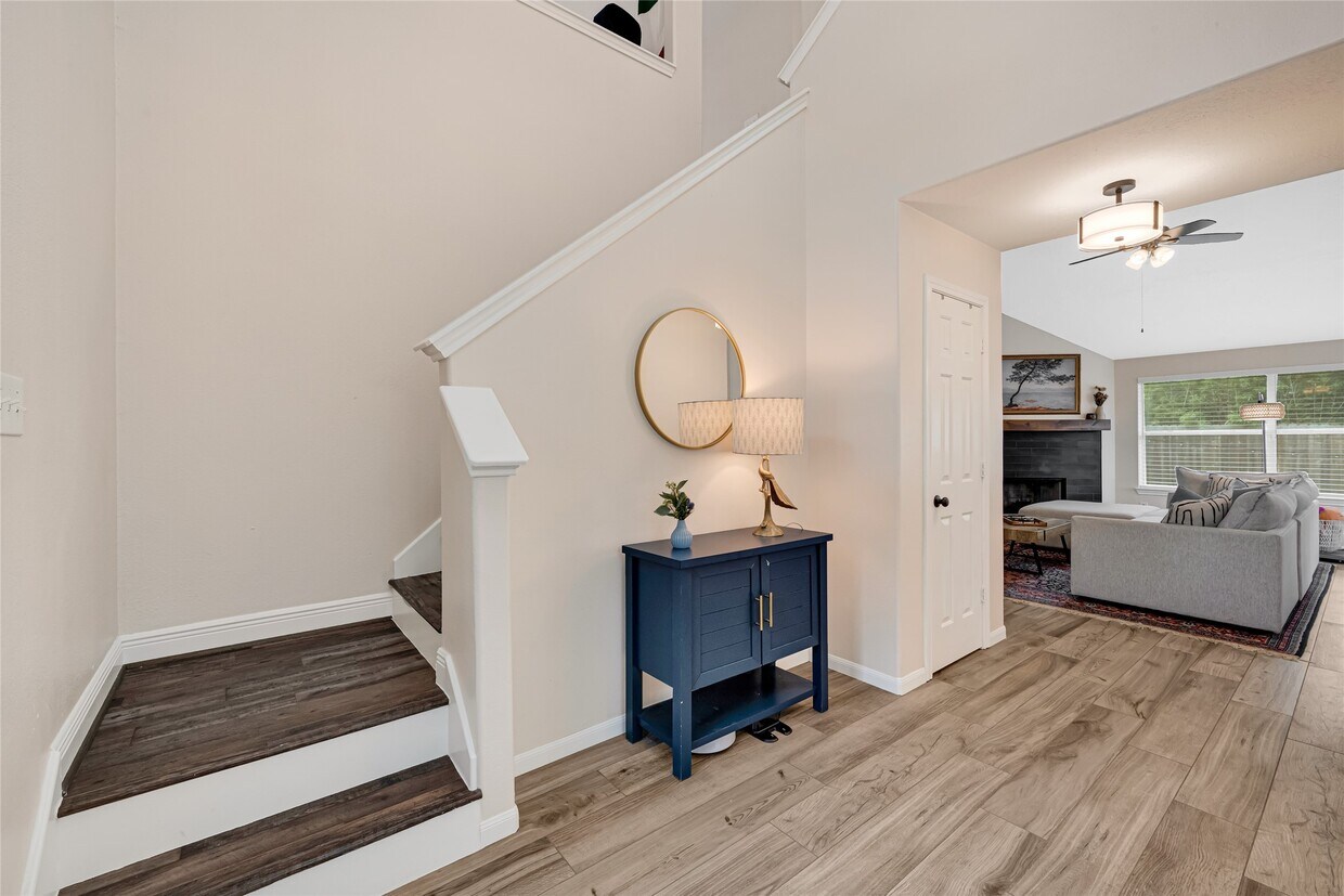 Building Photo - 4102 Caneshaw Dr