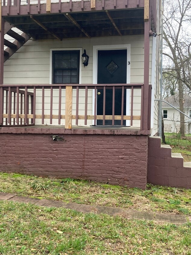 Primary Photo - 3330 Sims St