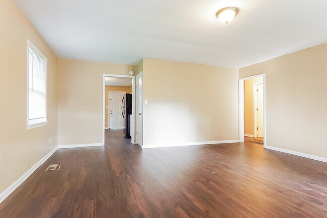Building Photo - 1116 Hayes Rd