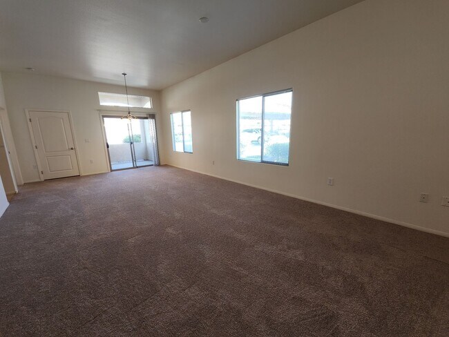 Foto del edificio - Beautiful 2 Bedroom / 2 Bath 1st floor Condo Unit in Sunset Cliffs.