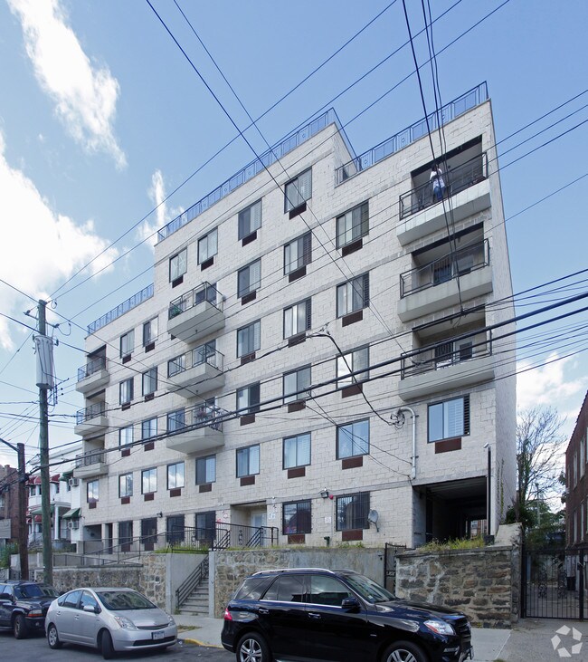 Building Photo - 855 E 217th St