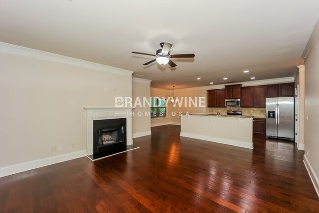 Building Photo - 106 Village Pl